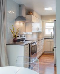 Узкая и длинная Кухня — Как оформить? Нюансы и хитрости для маленького интерьера (175+ Фото)