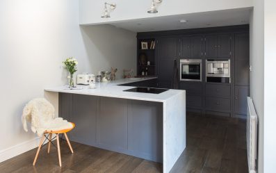 Узкая и длинная Кухня — Как оформить? Нюансы и хитрости для маленького интерьера (175+ Фото)