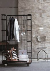 Настенная Вешалка своими руками в прихожую: с обувницей, с полкой, с крючками. Забудьте о недостатке пространства!