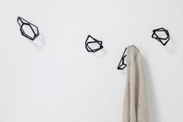 Настенная Вешалка своими руками в прихожую: с обувницей, с полкой, с крючками. Забудьте о недостатке пространства!