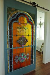 Витражная пленка на стекло — Свойства и выбор: 145+ (Фото) Вариантов (прозрачная, с рисунком, самокляющаяся). Как наклеить и снять?