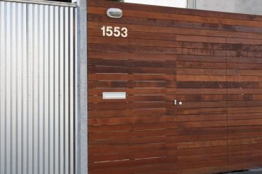 Забор из профнастила для Частного Дома: 135+ (Фото) Красивых ограждений своими руками