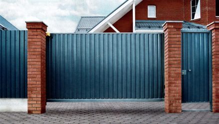 Забор из профнастила для Частного Дома: 135+ (Фото) Красивых ограждений своими руками