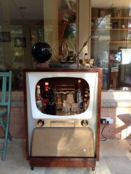 Бар для бутылок в интерьере квартиры или дома —  Как лучше сделать? 120+ (Фото) из дерева, напольный, угловой