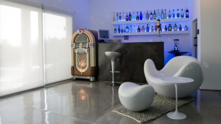 Бар для бутылок в интерьере квартиры или дома —  Как лучше сделать? 120+ (Фото) из дерева, напольный, угловой