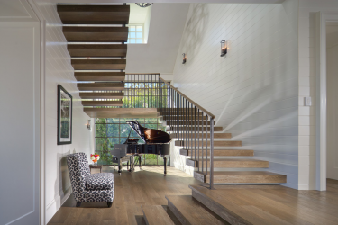 Лестницы из дерева в частном доме (с поворотом, перилами, балясинами). Чертежи, схемы + 75 ФОТО