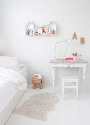 Детская в белых тонах: Как оформить комнату так, чтобы она не смотрелась скучно? Правила сочетания для стильных интерьеров (140+ Фото)