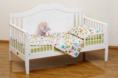 Детские кроватки от 1 года до 3-х лет для мальчиков и девочек: ТОП-7 видов + 215 ФОТО