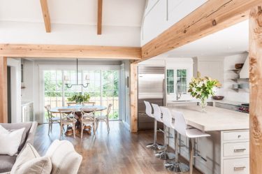 Современный дизайн маленькой кухни гостиной в частном доме. Новинки 2019-2020 года + 130 ФОТО