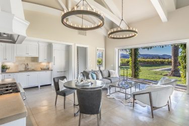 Современный дизайн маленькой кухни гостиной в частном доме. Новинки 2019-2020 года + 130 ФОТО