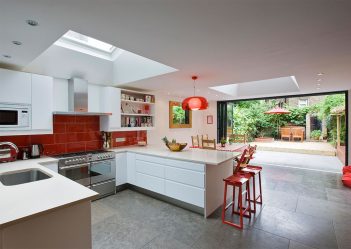 Современный дизайн маленькой кухни гостиной в частном доме. Новинки 2019-2020 года + 130 ФОТО