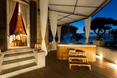 Особенности дизайна ванны с джакузи в интерьере дома и квартиры (120+Фото). Доступная роскошь с пользой для здоровья. Что нужно знать?