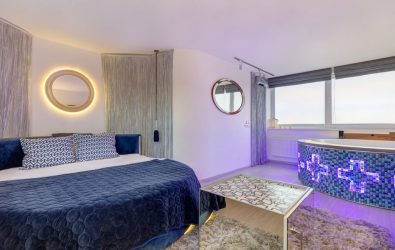 Особенности дизайна ванны с джакузи в интерьере дома и квартиры (120+Фото). Доступная роскошь с пользой для здоровья. Что нужно знать?