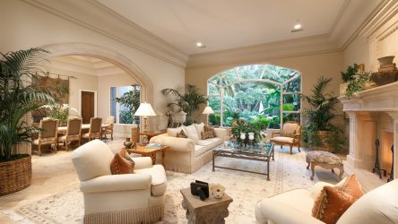 Дизайн гостиной в частном доме. Приемы оформления и ТОП-6 бюджетных способов преображения + 200 ФОТО