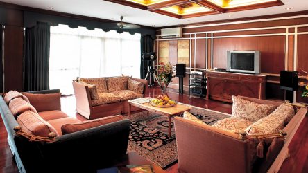 Дизайн гостиной в частном доме. Приемы оформления и ТОП-6 бюджетных способов преображения + 200 ФОТО