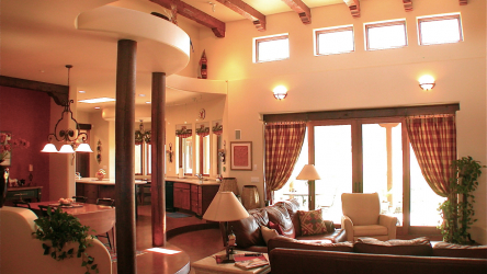 Дизайн гостиной в частном доме. Приемы оформления и ТОП-6 бюджетных способов преображения + 200 ФОТО