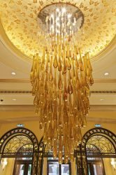 Хрустальные люстры в интерьере гостиной и спальни. Создаем красивое освещение: 150+Фото (потолочные, подвесные, классические)