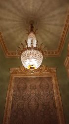 Хрустальные люстры в интерьере гостиной и спальни. Создаем красивое освещение: 150+Фото (потолочные, подвесные, классические)