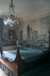 Хрустальные люстры в интерьере гостиной и спальни. Создаем красивое освещение: 150+Фото (потолочные, подвесные, классические)