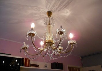 Хрустальные люстры в интерьере гостиной и спальни. Создаем красивое освещение: 150+Фото (потолочные, подвесные, классические)