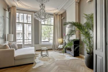 Хрустальные люстры в интерьере гостиной и спальни. Создаем красивое освещение: 150+Фото (потолочные, подвесные, классические)