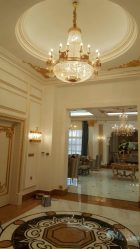 Хрустальные люстры в интерьере гостиной и спальни. Создаем красивое освещение: 150+Фото (потолочные, подвесные, классические)