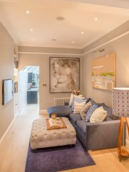 Интерьер маленькой гостиной: 190+ (Фото) Современных идей (мебель, обои, зонирование)