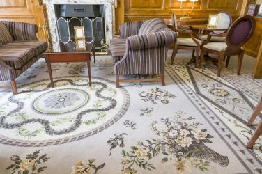 Красивые Ковры на пол: 230+ Фото Модных дизайнов в современном интерьере