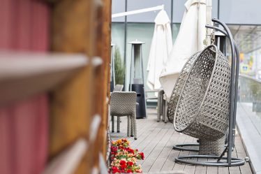 Подвесное Кресло из натурального и искусственного ротанга: 195+ Фото вариантов (плетеное, макраме, с чехлом)