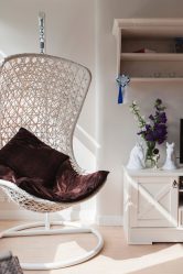 Подвесное Кресло из натурального и искусственного ротанга: 195+ Фото вариантов (плетеное, макраме, с чехлом)