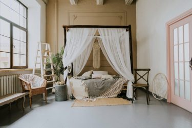 Дизайн роскошных кроватей с балдахином для романтического уюта. 160+(Фото) для взрослой и детской спальни (+Отзывы)