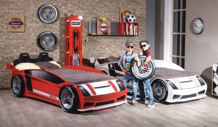 Кровать в виде машины для мальчиков и девочек: Как добавить изюминки в детскую комнату. (85+Фото). Особенности использования в интерьере