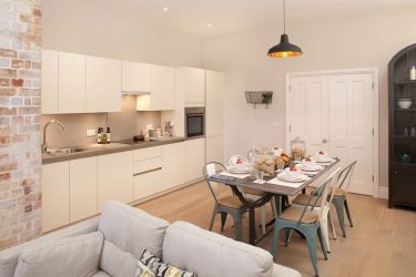 Интерьер кухни совмещенной с гостиной (180+Фото): Хитрости дизайна и секреты расстановки