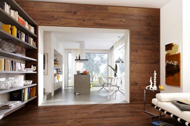 Ламинат в интерьере на стене спальни, гостиной, прихожей и балкона + 100 ФОТО. Делаем модный акцент в интерьере!