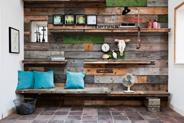 Ламинат в интерьере на стене спальни, гостиной, прихожей и балкона + 100 ФОТО. Делаем модный акцент в интерьере!