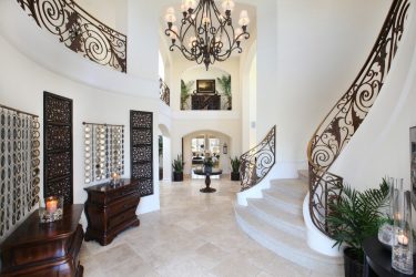 Лестница на второй этаж в частном доме. 290+ Фото Вариантов (деревянные, металлические, бетонные)