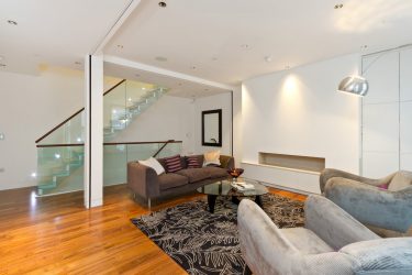 Лестница на второй этаж в частном доме. 290+ Фото Вариантов (деревянные, металлические, бетонные)