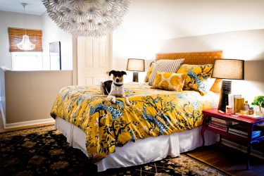 Люстры в интерьере спальни (190+ Фото) – Как выбрать яркий современный элемент дизайна для спокойной обстановки?