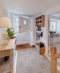 Маленькая Прихожая: Как обустроить в квартире мебелью? Красивые современные Интерьеры (205+ Фото)