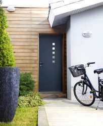 Современная входная металлическая дверь в дом. От выбора дизайна до отделки + 175 ФОТО