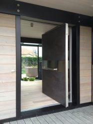 Современная входная металлическая дверь в дом. От выбора дизайна до отделки + 175 ФОТО