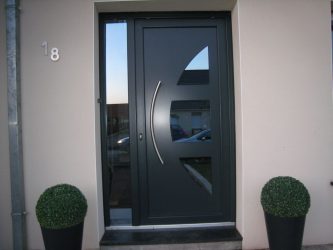 Современная входная металлическая дверь в дом. От выбора дизайна до отделки + 175 ФОТО