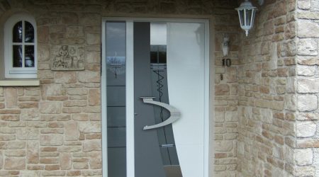 Современная входная металлическая дверь в дом. От выбора дизайна до отделки + 175 ФОТО