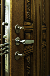 Современная входная металлическая дверь в дом. От выбора дизайна до отделки + 175 ФОТО