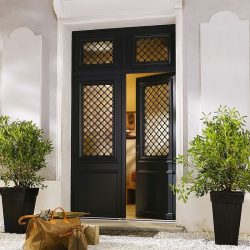 Современная входная металлическая дверь в дом. От выбора дизайна до отделки + 175 ФОТО