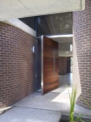 Современная входная металлическая дверь в дом. От выбора дизайна до отделки + 175 ФОТО