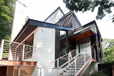 Современная входная металлическая дверь в дом. От выбора дизайна до отделки + 175 ФОТО