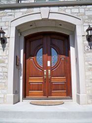 Современная входная металлическая дверь в дом. От выбора дизайна до отделки + 175 ФОТО