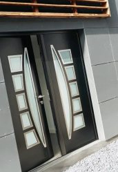 Современная входная металлическая дверь в дом. От выбора дизайна до отделки + 175 ФОТО