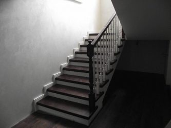 Отделка лестницы в частном доме: Самые популярные идеи (ламинатом, плиткой, камнем). Выбыраем только практичные и надежные материалы (160+ Фото)